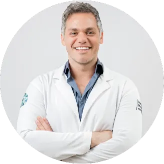 Cirurgião Plástico pela Omint Saúde: Dr. André e Dr. Guilherme 2 Dr. Guilherme Teixeira, cirurgião plástico SBCP no Instituto Medicina em Foco em São Paulo