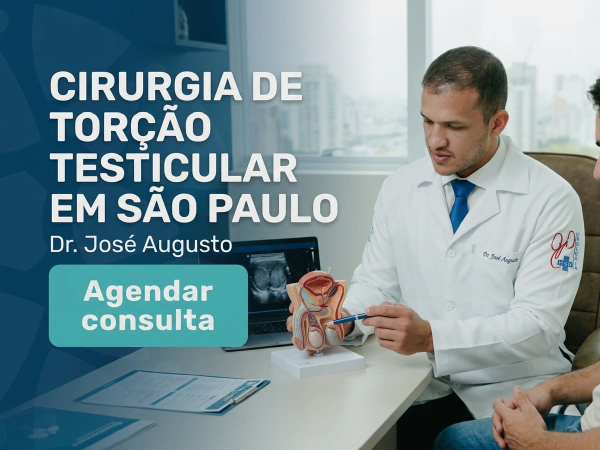 Cirurgia de Torção Testicular em São Paulo 4 Urologista avaliando paciente com dor escrotal aguda em consultório — Cirurgia de Torção Testicular em São Paulo